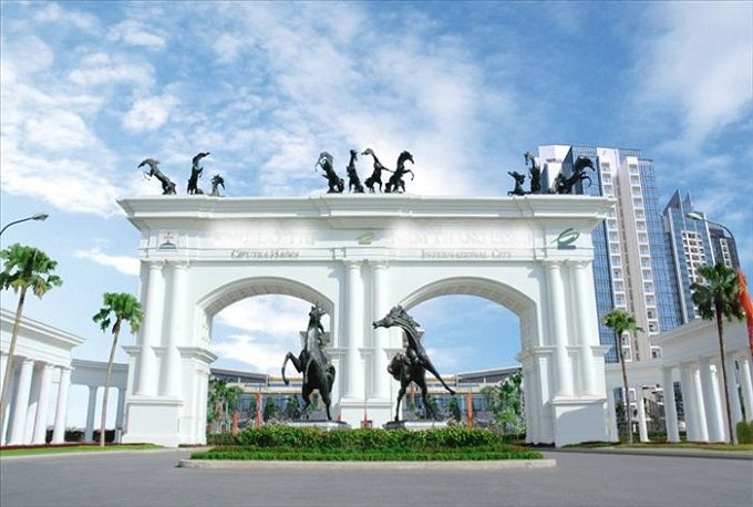 Bán căn hộ tầng cao, view sân golf tòa nhà P2 dt 182m giá 17.5 tỷ